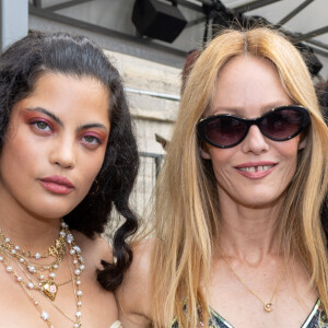 Vanessa Paradis - Front row du défilé de mode Chanel collection Haute Couture Automne-Hiver 2023-2024 lors de la Fashion Week de Paris. Le 4 juillet 2023. © Borde-Rindoff/Bestimage