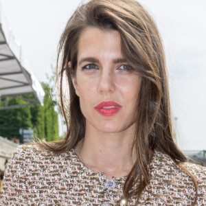 La semaine de la Haute Couture fait briller notre capitale.
Charlotte Casiraghi - Front row du défilé de mode Chanel collection Haute Couture Automne-Hiver lors de la Fashion Week de Paris. © Borde-Rindoff/Bestimage