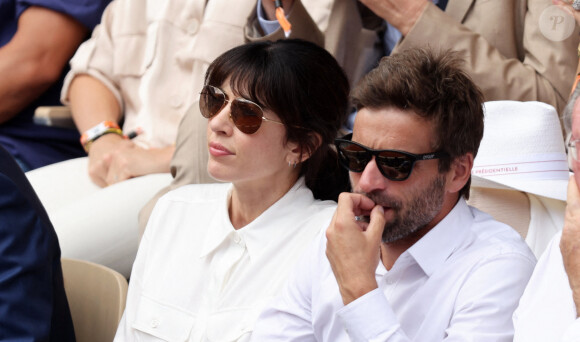 Nolwenn Leroy et son compagnon Arnaud Clément dans les tribunes lors des Internationaux de France de Tennis de Roland Garros 2022. Paris, le 5 juin 2022. © Dominique Jacovides/Bestimage 