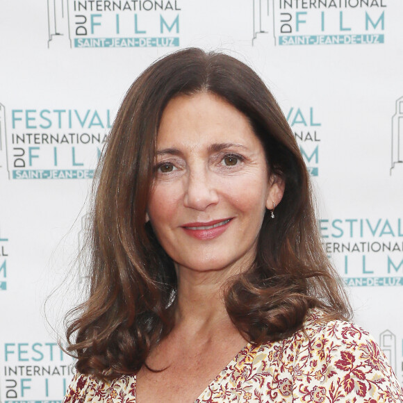 Interrogée par le magazine "Marie France", elle a néanmoins fait une révélation.
Valérie Karsenti lors du photocall de la soirée de clôture du festival international de Saint-Jean de Luz le 8 octobre 2022. © Patrick Bernard / Bestimage