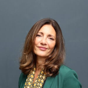 Exclusif - Valerie Karsenti, comédienne et membre du jury du festival, pose à l'occasion du Festival International du film de Saint-Jean-de-Luz, France, le 6 octobre 2022. © Patrick Bernard/Bestimage