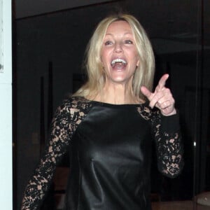 Heather Locklear, très souriante, sort avec des amies à West Hollywood, le 22 novembre 2013.
