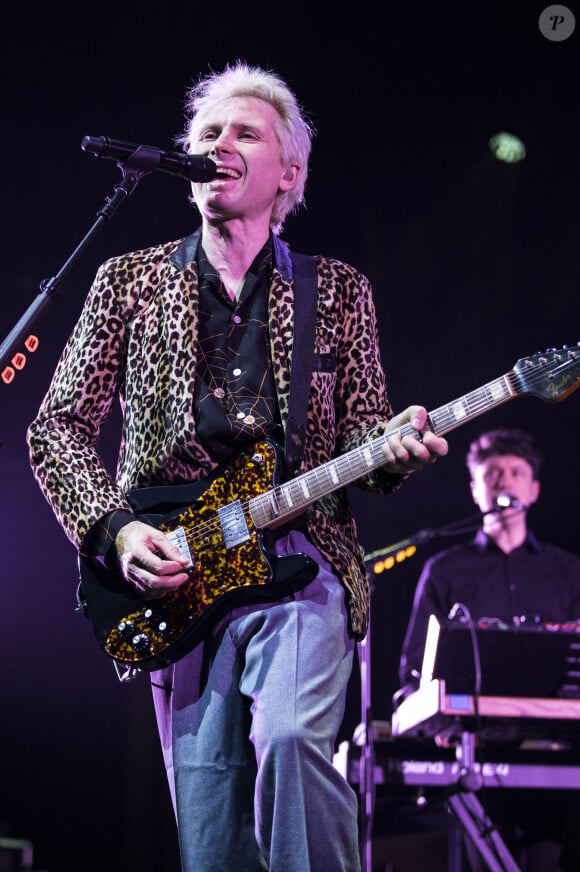 "J'adore la musique de Clara. C'est une musicienne incroyable, une super chanteuse. Je suis un homme très chanceux."
Alex Kapranos - Le groupe Franz Ferdinand en concert au Palladium à Cologne. Le 5 mars 2018 