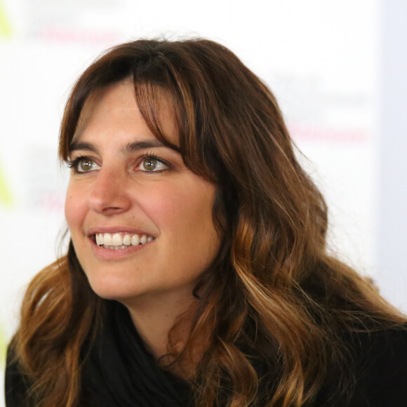 Laëtitia Milot a fait l'objet d'un portrait sur TF1.
Laetitia Milot dédicace son livre "Ma clé du bonheur" à la foire d'Anova à Alençon. 