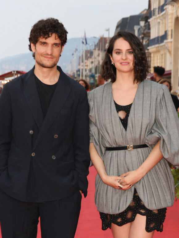 Ainsi qu'Oumi et Valéria Bruni Tedeschi
Louis Garrel et Noémie Merlant sur le tapis rouge de la cérémonie de clôture du 37ème festival du film de Cabourg (37ème journées romantiques du 14 au 18 juin 2023), à Cabourg, France, le 17 juin 2023. © Coadic Guirec/Bestimage 