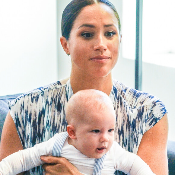 Le prince Harry et Meghan Markle présentent leur fils Archie à Desmond Tutu à Cape Town, Afrique du Sud le 25 septembre 2019. 