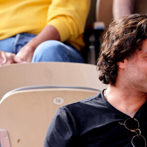 Joyce Jonathan et sa compagnon Martial Paoli - Les célébrités dans les tribunes lors des internationaux de France de Tennis de Roland Garros 2022 à Paris, France, le 2 juin 2022. © Dominique Jacovides/Bestimage 