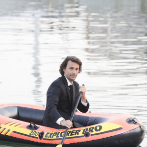 Aussi bien en minimoto qu'en canoé.
Exclusif - Bertrand Chameroy - Emission "C à vous" lors du 76ème Festival International du Film de Cannes le 23 mai 2023. © Jack Tribeca/Bestimage 