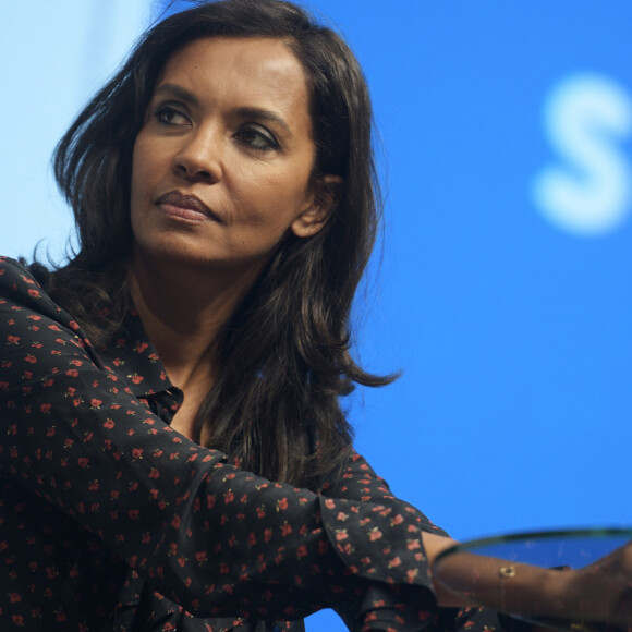 "D'habitude ça reste dans un certains temps, là, si demain il y a un courrier incroyable, on ne s'interdit pas d'envoyer des caméras. L'émission va durer jusqu'en décembre", a-t-elle expliqué. Affaire à suivre !
Karine Le Marchand participe au débat public de la CNDP durant le 57 ème Salon International de l'Agriculture à Paris le 23 février 2020. © Giancarlo Gorassini / Bestimage