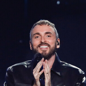 Exclusif - Christophe Willem chante son tube "J'tomberai pas" - Enregistrement de l'émission "M6 sur son 31", présentée par E.Gossuin et diffusée le 31 décembre sur M6 © Christophe Clovis / Bestimage