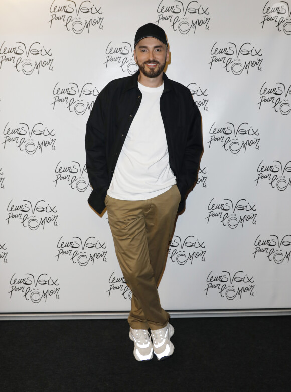 Exclusif - Christophe Willem au Photocall de la 10ème édition de la soirée "Leurs voix pour l'espoir" au profit de la recherche contre le cancer du pancréas (fondation ARCAD) à l'Olympia à Paris le 17 octobre 2022. © Marc Ausset-Lacroix / Perusseau / Bestimage