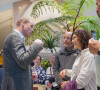 Il a démarré sa visite par l'atrium central de la pépinière dans lequel il a longuement échangé avec les employés de la pépinière.
Le prince William, prince de Galles, inaugure le restaurant "The Orangery" à la pépinière du duché de Cornouailles, près de Lostwithiel, en Cornouailles, Royaume Uni, le 10 juillet 2023, qui a été construit dans le cadre d'une extension de neuf mois projet de création d'espaces visiteurs durables. 