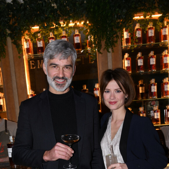 Exclusif - François Vincentelli et sa femme Alice Dufour - Soirée cocktail au nouveau bar et restaurant éphémère "Casa Eminente" dans une maison cubaine à Paris le 29 janvier 2023. A partir du 3 février et pour quelques mois seulement, le rhum cubain Eminente vous ouvre les portes de sa maison. Découvrez toute la culture cubaine au bout d'une impasse parisienne. En cuisine, le chef J. Sebbag revisite la cuisine locale et au bar, tayer elementary - deuxième meilleur bar au monde - propose 3 cocktails inédits. © Rachid Bellak/Bestimage 