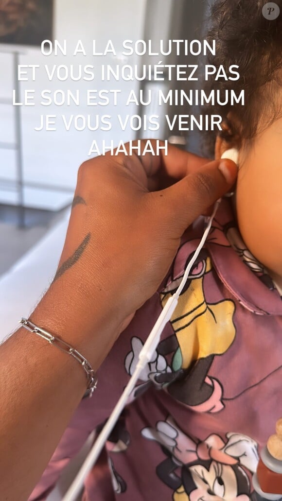 Il lui a finalement prêté une paire d'écouteurs en s'assurant que le son était "au minimum".
Slimane partage des images de sa fille Esmeralda sur Instagram. Le 15 juillet 2023.