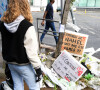 Une grande chanteuse française a rejoint le mouvement d'un collectif d'artistes qui appellent à la grève ce samedi 15 juillet.
Hommage à Nahel après sa mort, tué par un policier après un refus d'obtempérer à Nanterre (Hauts-de-Seine, France, le 1er juillet 2023. © Lionel Urman/Panoramic/Bestimage