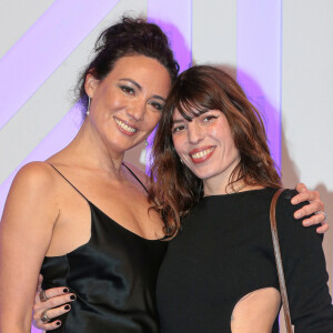 Lisa Joy et Lou Doillon - Photocall de la soirée de clôture du festival Series Mania 2023 à Lille le 24 mars 2023. © Stéphane Vansteenkiste / Bestimage