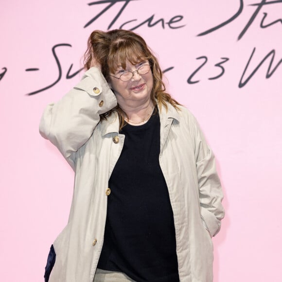 De nombreuses personnalités lui ont rendu hommage.
Jane Birkin - Photocall du défilé de mode prêt-à-porter printemps-été 2023 Femmes "Acne Studios" lors de la fashion week de Paris. Le 28 septembre 2022 © Olivier Borde / Bestimage