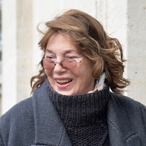 Jane Birkin - Arrivées aux obsèques d'Anna Karina en la chapelle de l'Est au cimetière du Père Lachaise à Paris. Le 21 décembre 2019.