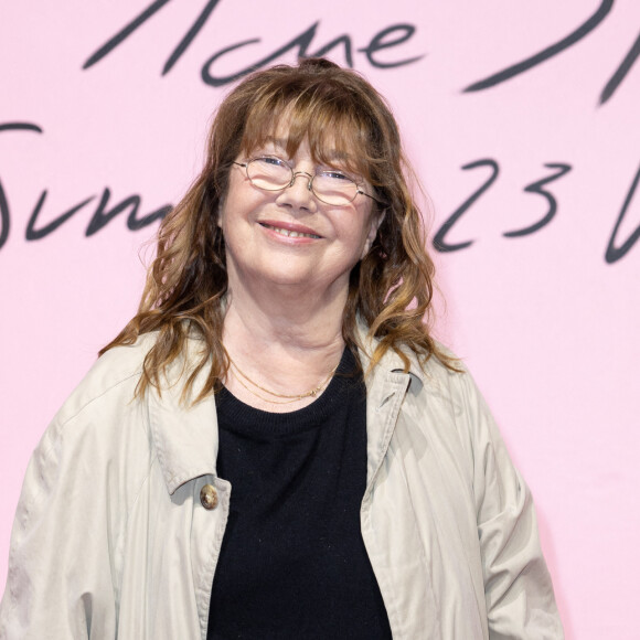 Décédée à 76 ans, Jane Birkin a connu de grands drames au cours de sa vie.
Jane Birkin - Photocall du défilé de mode prêt-à-porter printemps-été Femmes "Acne Studios" lors de la fashion week de Paris. © Olivier Borde / Bestimage 