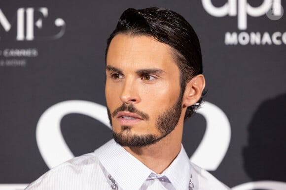 Il n'a en effet pas encore touché un centime.
Baptiste Giabiconi - Photocall de la première édition du dîner de charité "Together we Give" sur la Plage "La Môme"lors du 76ème Festival International du Film de Cannes le 23 mai 2023. © Jeremy Melloul/Bestimage