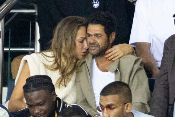 Mélissa Theuriau et son mari Jamel Debbouze - People assistent au match aller de la Ligue des Champions entre le Paris Saint-Germain et la Juventus (2-1) au Parc des Princes à Paris le 6 septembre 2022.