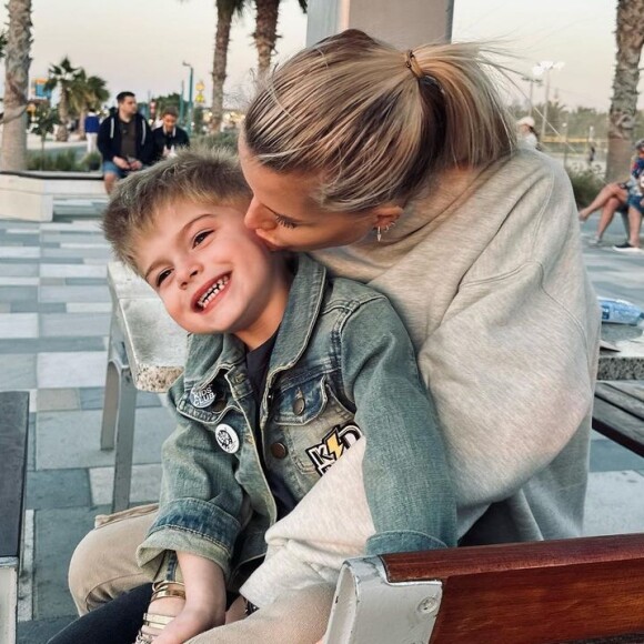 Jessica Thivenin avec son fils Maylone.