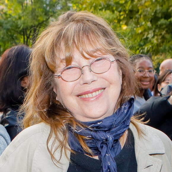 Un SMS arrivé quelques heures avant sa mort, dans la nuit.
Jane Birkin - Arrivées au défilé Acne Studios Collection Femme Prêt-à-porter Printemps/Eté 2023 lors de la Fashion Week de Paris, France, le 28 septembre 2022. © Veeren-Clovis/Bestimage 