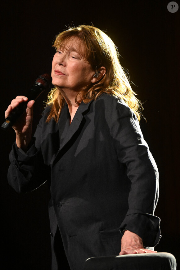 Jane Birkin - Le Festival Fnac Live Paris en partenariat avec la Ville de Paris reprend ses quartiers d'été en plein coeur de la capitale. Co-organisé par la Fnac et la Ville de Paris, le festival revient enfin dans sa forme originelle du 29 juin au 1er juillet. Pour sa 11e édition, cet événement unique et singulier au coeur de Paris proposera sur ses 3 soirées 29 concerts gratuits sur le Parvis de l'Hotel de Ville ainsi que dans ses Salons. Le 30 juin 2022 © Lionel Urman / Panoramic / Bestimage