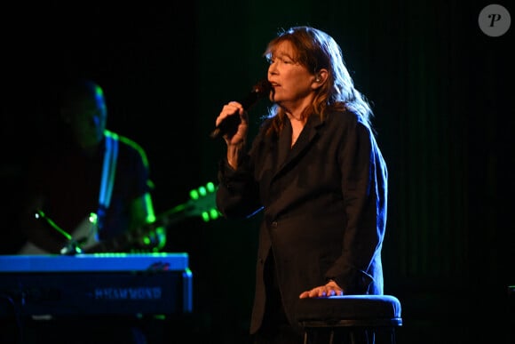 Rétro - La chanteuse et actrice Jane Birkin s'est éteinte à l'âge de 76 ans - Jane Birkin - Le Festival Fnac Live Paris en partenariat avec la Ville de Paris reprend ses quartiers d'été en plein coeur de la capitale. Co-organisé par la Fnac et la Ville de Paris, le festival revient enfin dans sa forme originelle du 29 juin au 1er juillet. Pour sa 11e édition, cet événement unique et singulier au coeur de Paris proposera sur ses 3 soirées 29 concerts gratuits sur le Parvis de l'Hotel de Ville ainsi que dans ses Salons. Le 30 juin 2022 © Lionel Urman / Panoramic / Bestimage