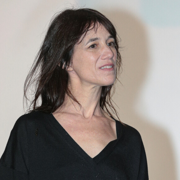 Charlotte Gainsbourg célèbre ses 52 ans. 
Charlotte Gainsbourg à la première du film "La Vie pour de vrai" à Lille, France © Stéphane Vansteenkiste/Bestimage 