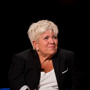 Exclusif - Mimie Mathy - Enregistrement de l'émission "La Boîte à secrets 4" à Paris, présentée par F.Bollaert, et diffusée le 10 avril sur France 3. Le 23 janvier 2020 © Tiziano Da Silva / Bestimage Au cours de la soirée, chaque invité aura une boîte disposée devant lui, de laquelle il extraira un objet revêtant une valeur particulière à ses yeux. Après en avoir livré la signification en plateau, la personnalité verra alors apparaître une surprise sous la boîte géante de l'émission, avec l'intervention de proches. Une émission qui véhicule de belles valeurs, et qui contiendra son lot de larmes et de révélations dans une atmosphère bienveillante. 