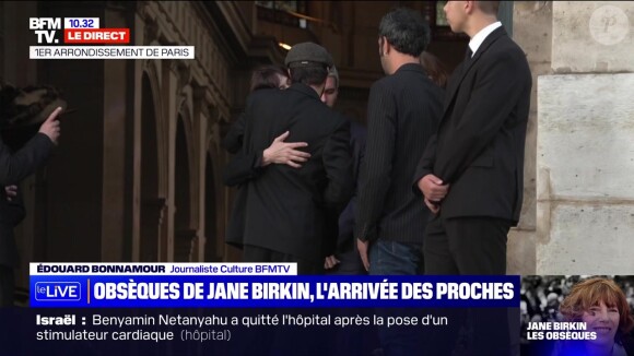 Charlotte Gainsbourg très affectée, soutenue par son clan, son compagnon Yvan Attal, son fils Ben Attal, et ses filles Alice et Jo Attal, lors des obsèques de Jane Birkin, à l'église Saint-Roch le 24 juillet 2023