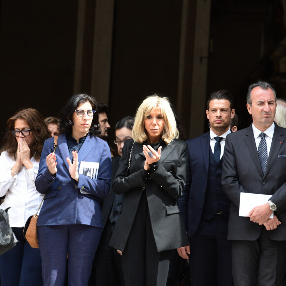 Rima Abdula Malak, ministre de la Culture, la première dame Brigitte Macron, José Pietroboni, chef du protocole - Sorties des obsèques de Jane Birkin en l'église Saint-Roch à Paris. Le 24 juillet 2023 © Jacovides-KD Niko / Bestimage