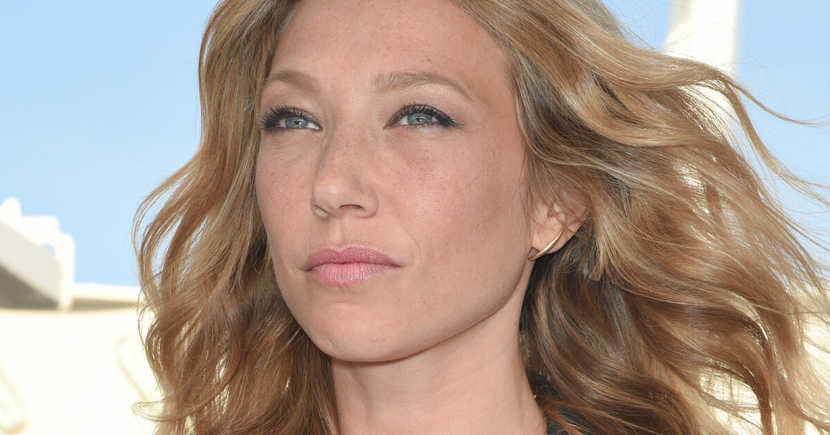 PHOTO Laura Smet Totalement Nue Et En Toute Confiance Dans Un Cadre 