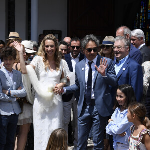 Avec son mari Raphaël Lancrey-Javal, la maman de Léo a trouvé l'équilibre
Mariage de Laura Smet et Raphaël Lancrey-Javal à l'église Notre-Dame des Flots au Cap-Ferret le jour de l'anniversaire de son père Johnny Hallyday le 15 juin 2019.