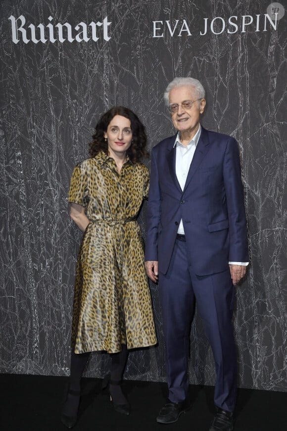 Eva Jospin et son père Lionel Jospin - Vernissage de l'exposition Ruinart "Promenade en Champagne" au Carreau du Temple à Paris. Le 9 mars 2023 © Giancarlo Gorassini / Bestimage