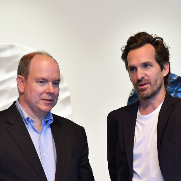 Exclusif - Le prince Albert II de Monaco et Mathieu Lehanneur - Après le succès chez Christie's à Paris en janvier dernier, la collection 50 Seas créée par le designe M.Lehanneur sera dévoilée au musée océanographique de La Principauté de Monaco du 22 avril au 6 mai. © Michael Alesi/Bestimage 