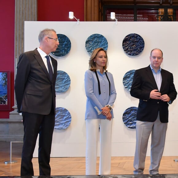Exclusif - Robert Calcagno, Mathieu Lehanneur, le prince Albert II de Monaco et Nancy Dotta - Après le succès chez Christie's à Paris en janvier dernier, la collection 50 Seas créée par le designe M.Lehanneur sera dévoilée au musée océanographique de La Principauté de Monaco du 22 avril au 6 mai. © Michael Alesi/Bestimage 