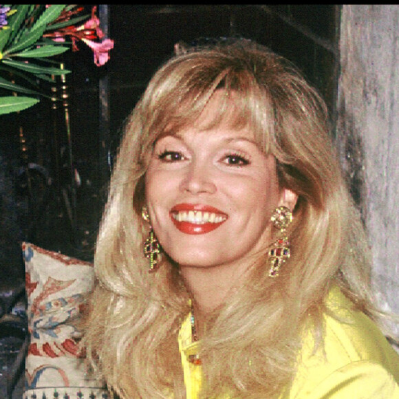 Amanda Lear en Provence.