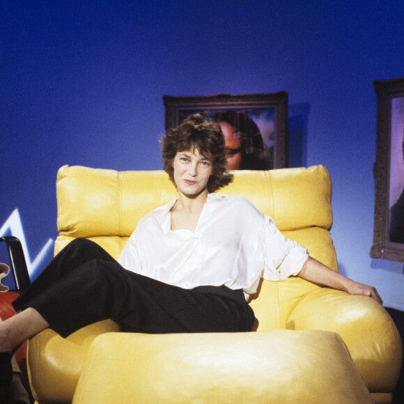 C'est dans ce lieu que Jane Birkin a poussé son dernier souffle, avant d'être retrouvée sans vie
En France, à Paris, Jane Birkin sur le plateau de l'émission "Le Divan". © Gérard Letellier via Bestimage