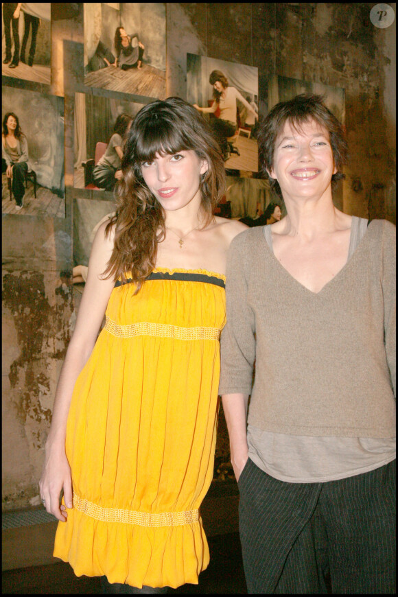 Un lieu dans Saint-Germain-des-Prés, sur lequel nos confrères de 'Paris Match' donnent quelques détails, tout comme sur son ancien lieu de vie qu'elle aimait tant, dans le 16e arrondissement de Paris.
Lou Doillon et Jane Birkin