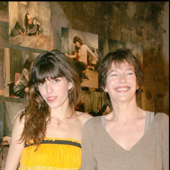 Un lieu dans Saint-Germain-des-Prés, sur lequel nos confrères de 'Paris Match' donnent quelques détails, tout comme sur son ancien lieu de vie qu'elle aimait tant, dans le 16e arrondissement de Paris.
Lou Doillon et Jane Birkin