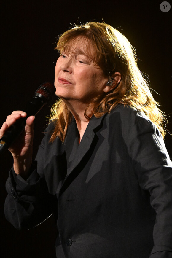 Ce dernier lui paraissait "tout petit" en comparaison avec cette grande maison dans laquelle elle a longtemps vécue rue de la Tour (16e).
Jane Birkin - Le Festival Fnac Live Paris en partenariat avec la Ville de Paris reprend ses quartiers d'été en plein coeur de la capitale.© Lionel Urman / Panoramic / Bestimage