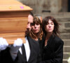 Le documentaire est sorti en janvier 2022.
Lou Doillon et Charlotte Gainsbourg - Sorties des obsèques de Jane Birkin en l'église Saint-Roch à Paris. Le 24 juillet 2023 © Jonathan Rebboah / Panoramic / Bestimage 