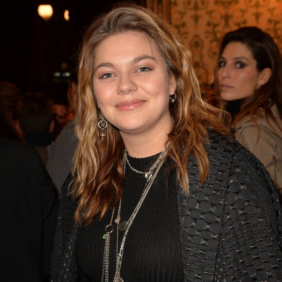 Bien sûr, pas question pour Louane de dévoiler le visage d'Esmée, vous l'aurez bien compris.
Louane Emera (enceinte) - After Show du défilé de mode Haute-Couture printemps-été 2020 "Jean-Paul Gaultier" au théâtre du Châtelet à Paris le 22 janvier 2020. © Christophe Clovis-Veeren Ramsamy / Bestimage