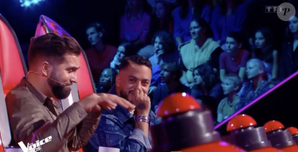 Et, pour ce faire, une grande première a eu lieu.
Zoé fait sensation sur la scène de "The Voice Kids", TF1