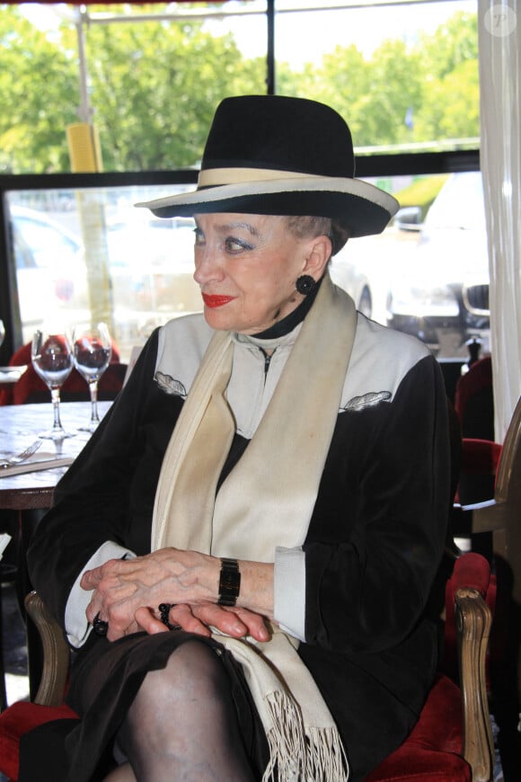 Geneviève de Fontenay est décédée à l'âge de 90 ans
Exclusif - Geneviève de Fontenay - Déjeuner à la brasserie Les Fontaines à Paris. Le 9 juillet 2020 © Baldini / Bestimage