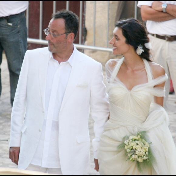 Mariage de l'acteur Jean Reno et du mannequin franco-americain Zofia Borucka devant l'église des Baux de Provence, dans le sud de la France.