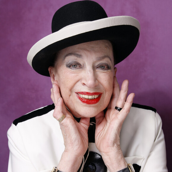 Une comparaison qui a beaucoup fait rire la journaliste.
Portrait de Genevieve de Fontenay