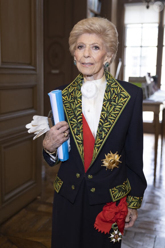 Hélène Carrère d'Encausse était également la maman de Nathalie, avocate
Exclusif - Hélène Carrère d'Encausse, secrétaire perpétuel de l'Académie française lors de la remise de la Grande Médaille Française de la chanson française de l'Académie Française à E.Daho à Paris, France, le 2 décembre 2021. © Olivier Borde/Bestimage 